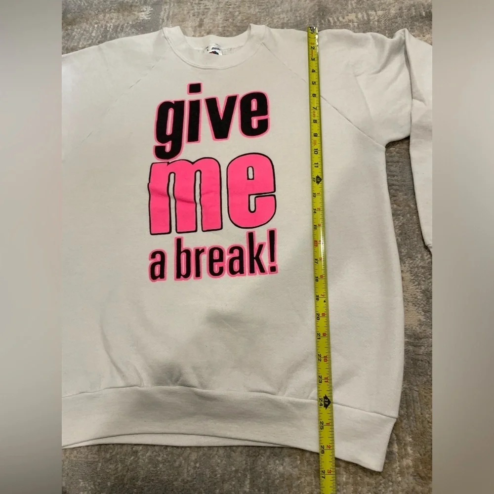 Vintage Fruit of the Loom Graphic Crew Neck Sweatshirt Large White PinkBlack USA - Picture 7 of 8